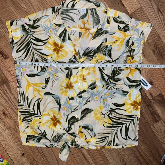 NWT Old Navy Button up collar Hawaiian Tropical green and yellow Top Size M - Picture 3 of 7